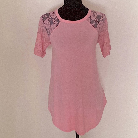 Zenana Pink Short Sleeve Shirt With Rose Lace Sleeves - Picture 9 of 16
